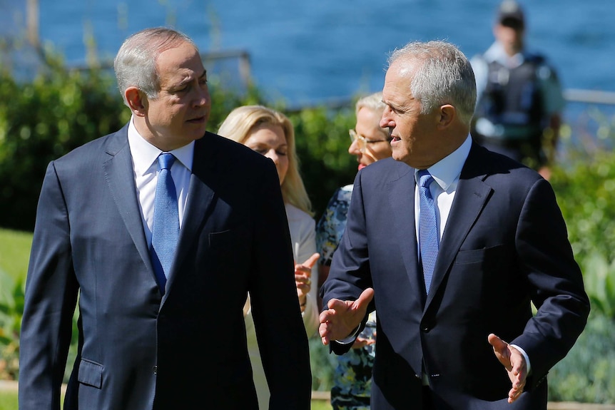 Malcolm Turnbull and Benjamin Netanyahu converse in Sydney