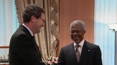 UN chief Kofi Annan with Australian Foreign Minister Alexander Downer at the AIDS summit.