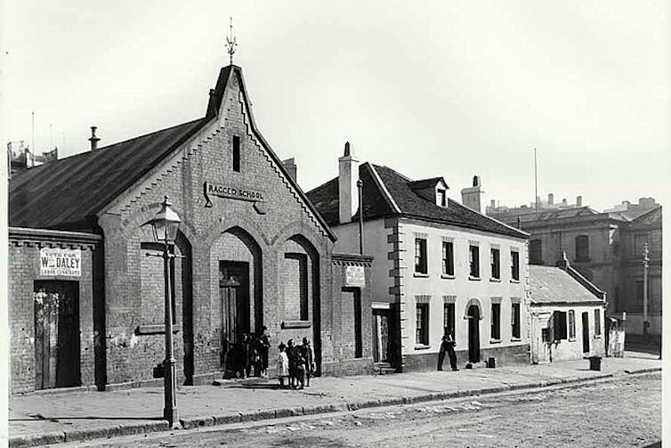 A black and white image of a ragged school in 1901. 