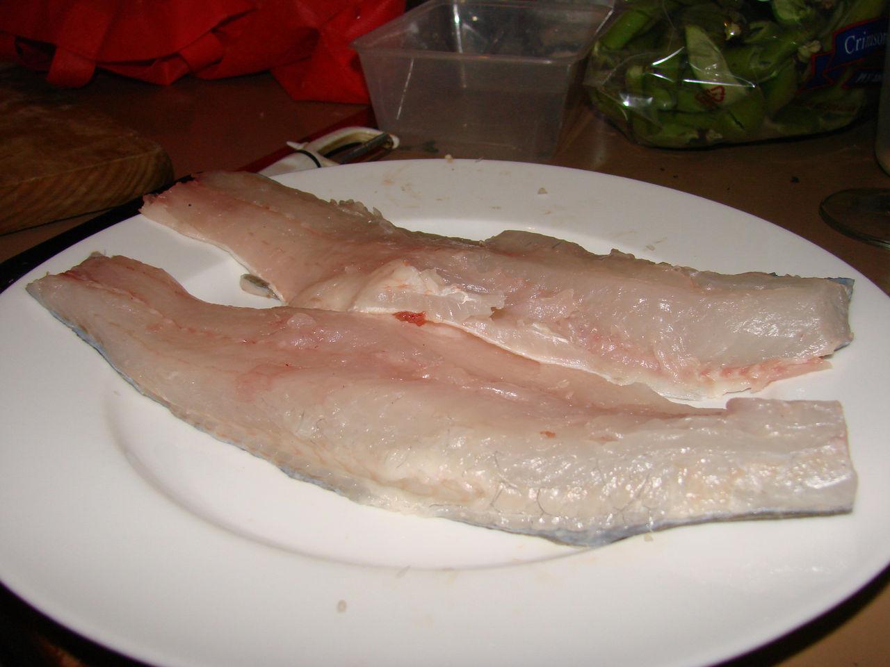 Poached fish on noodles-chinese - ABC Everyday