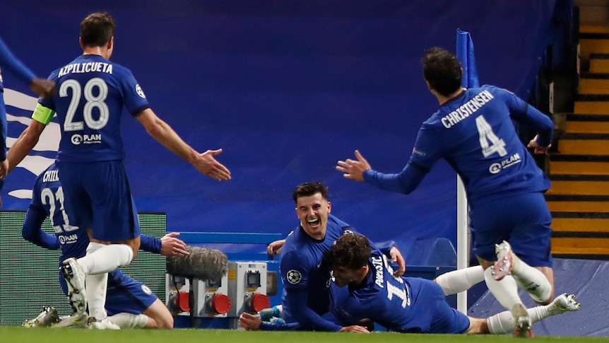 Mason Mount and Chelsea celebrate a goal against Real Madrid