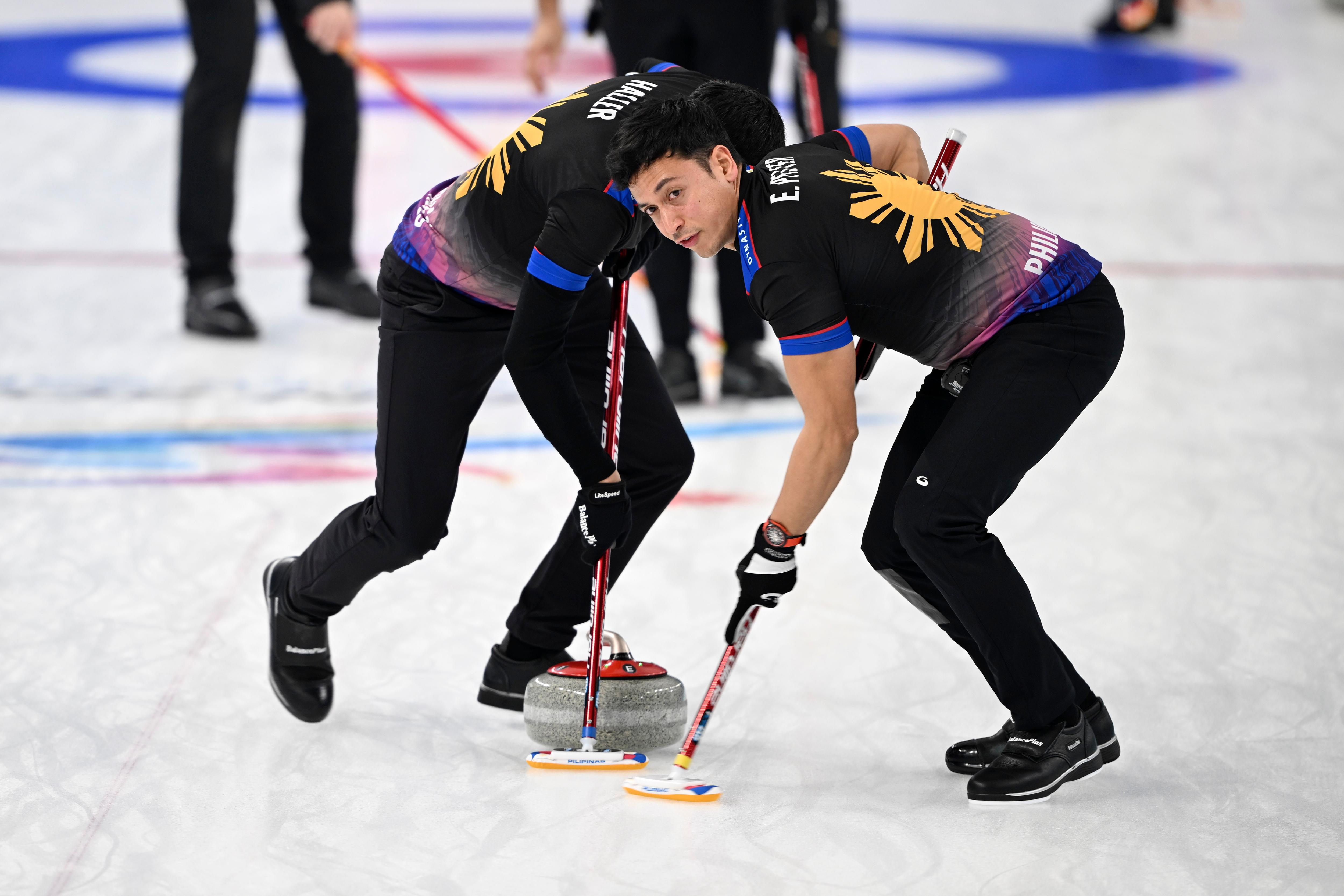 Enrico Pfister y Christian Haller barren el hielo