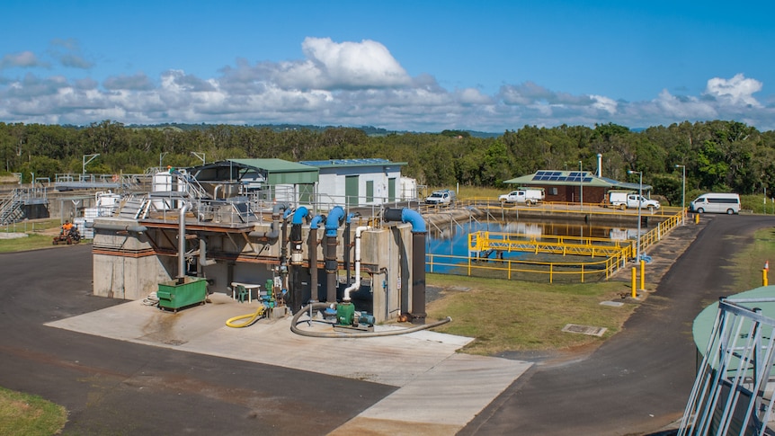 A photo of the sewage treatement plant at Byron Bay with ponds and buildings
