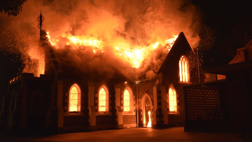 Mosque on fire in Geelong