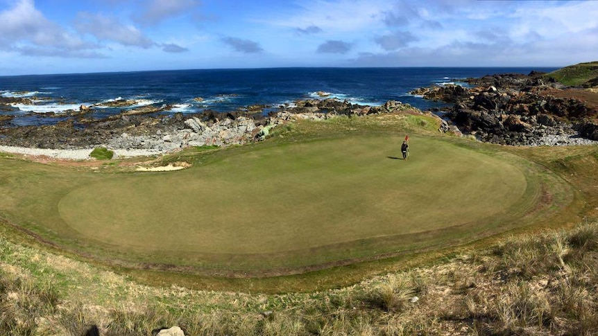 11th hole looks out to sea at Cape Wickham, King Island