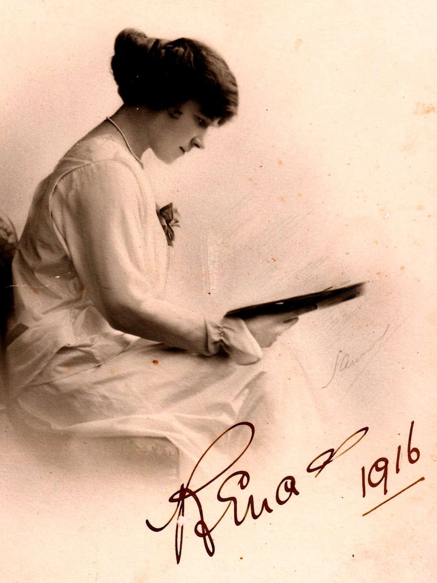 Rena Sara in 1916.