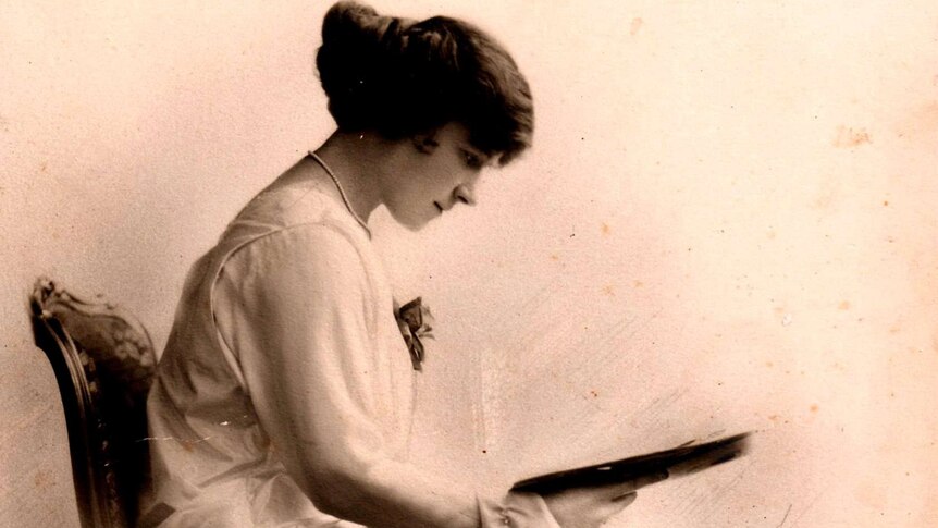 Rena Sara in 1916.