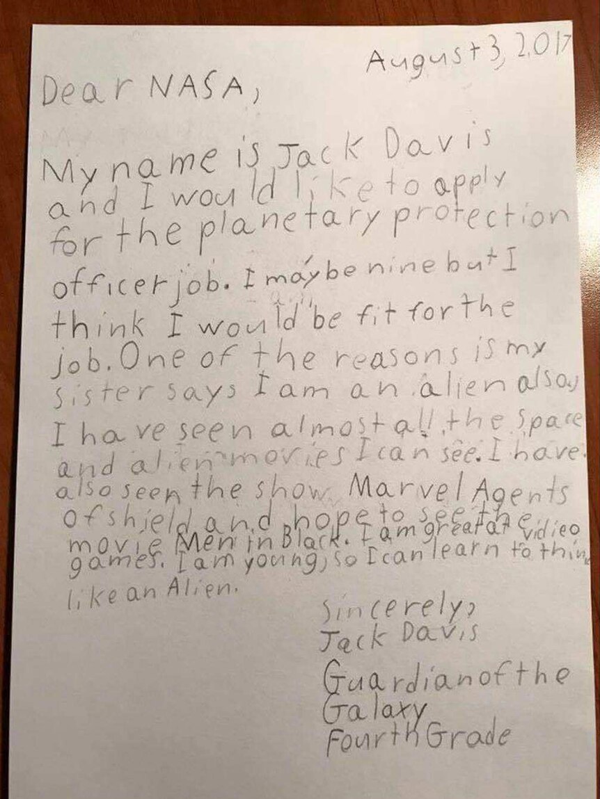 A composite image of a handwritten letter to NASA from nine-year-old Jack Davis, and the agency's printed reply.