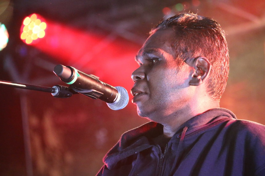 Gurrumul performs at 2016 Barunga Festival