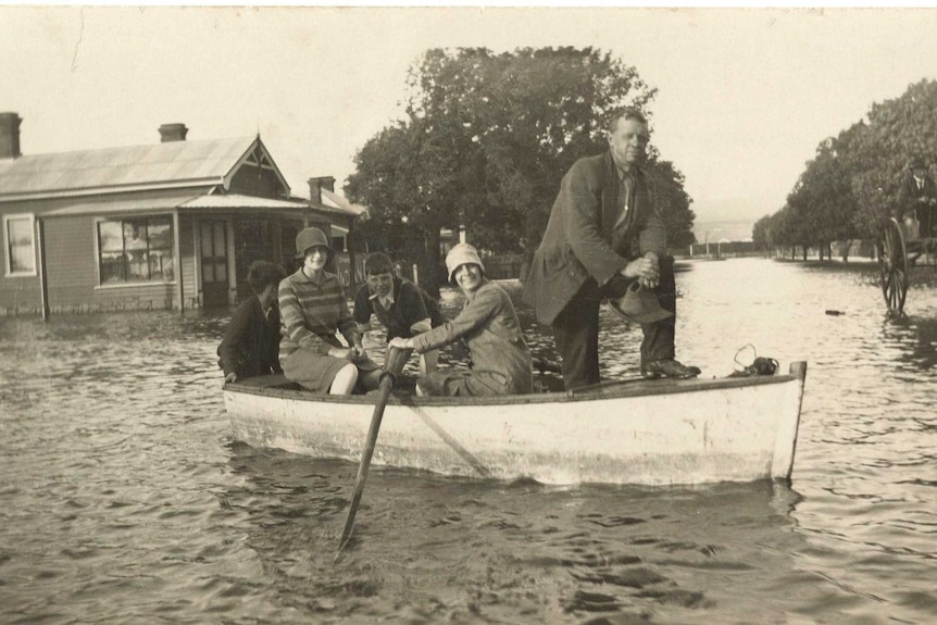 Flooding in 1929 on the corner of Holbrook and Forster Streets, Invermay