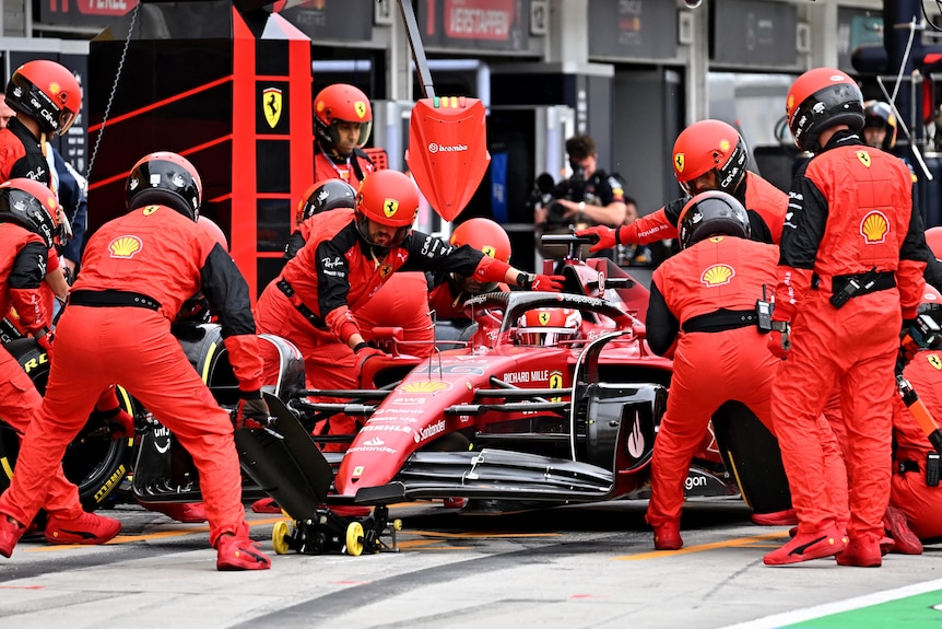 Ferrari changes tires on the car of Charles Leclerc