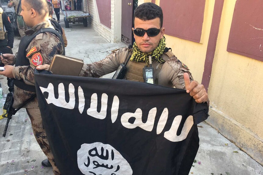 IS flag believed to belong to an Australian in Mosul Iraq