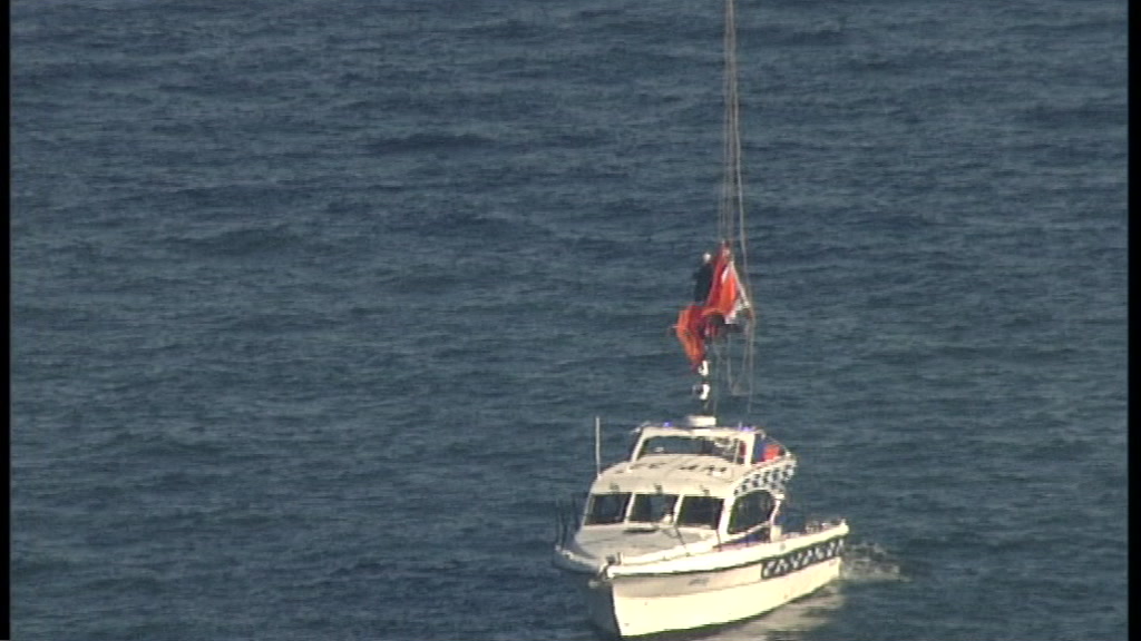 Sydney Harbour Bridge Used By Greenpeace Activists To Protest Climate ...