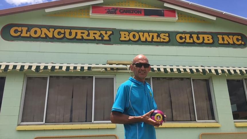 Shayne Berwick attempts to become the world record holder for continuous lawn bowls.