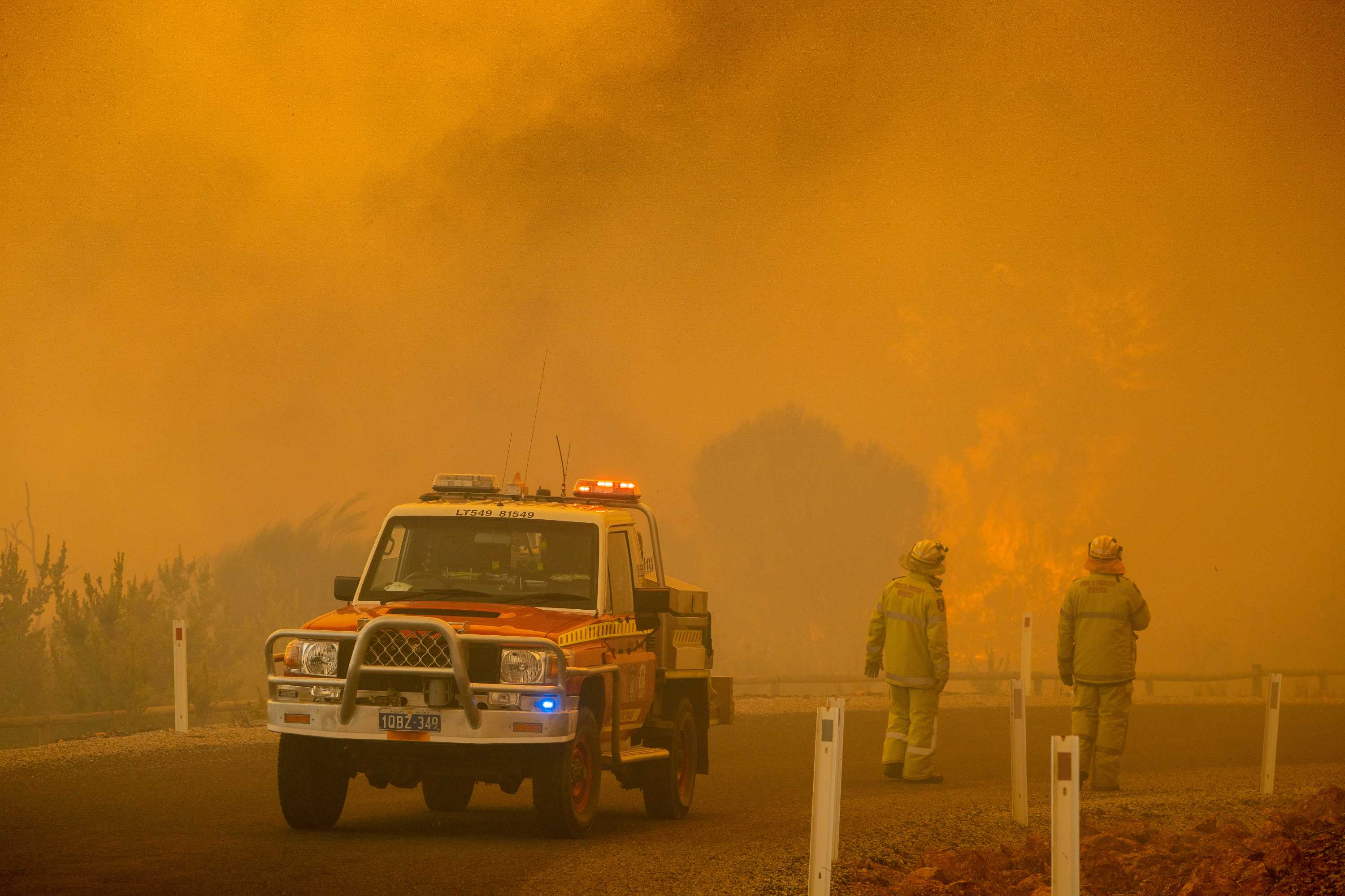 Perth Bushfire Downgraded After Threatening Lives And Homes At ...