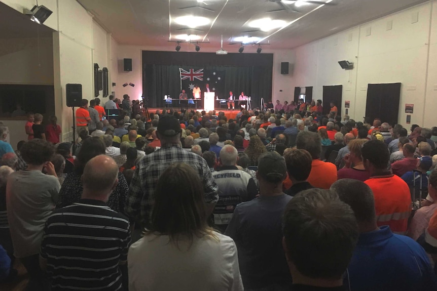 More than 1,000 people attend the meeting in Heyfield.