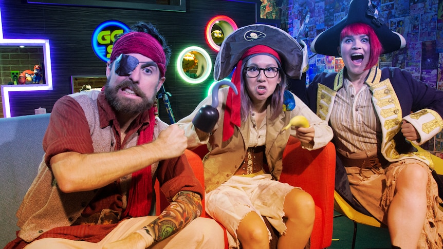 GGSP crew dressed up as pirates yarr