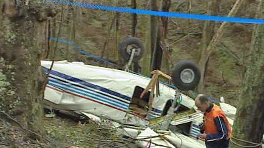 Vic light plane crash kills two