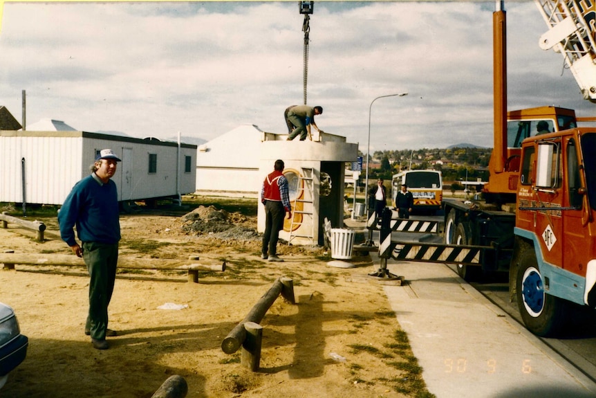 A bus shelter, with fibreglass window in tact, is installed in Wanniassa in 1990.