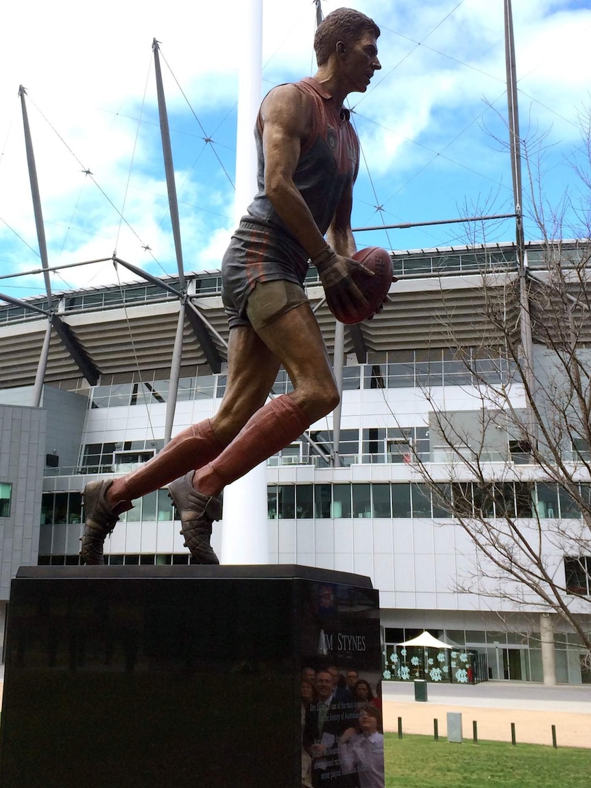 Jim Stynes statue outside MCG
