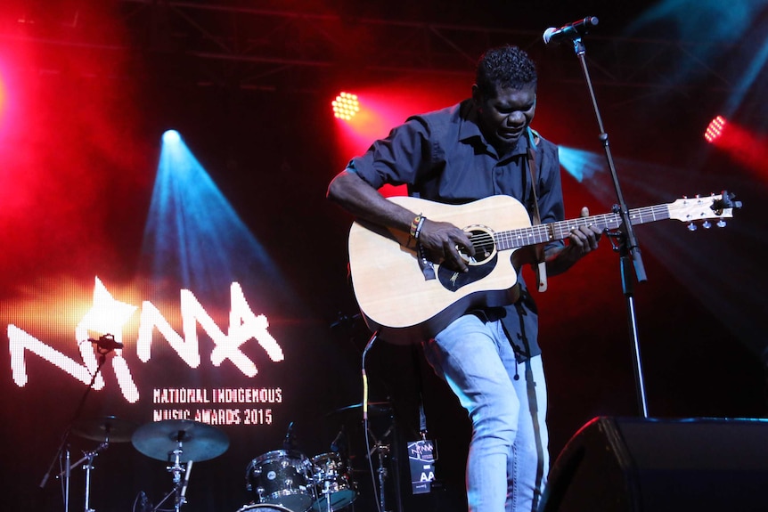Yirrmal performs at National Indigenous Music Awards 2015