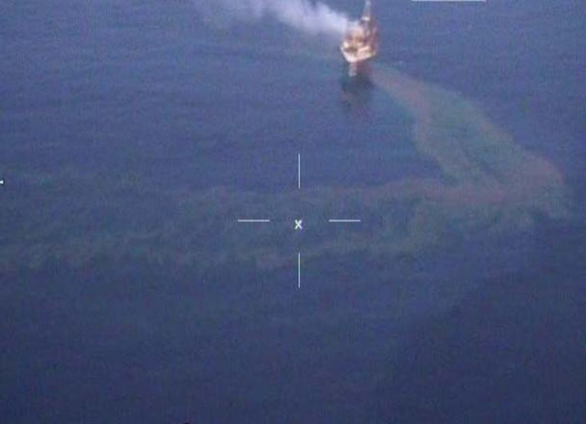 Oil continues to flow in slick disaster - ABC News