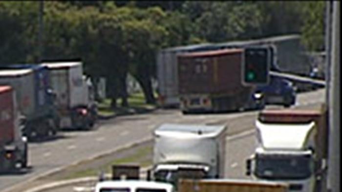 Freight industry pushes to increase weight limits for heavy vehicles