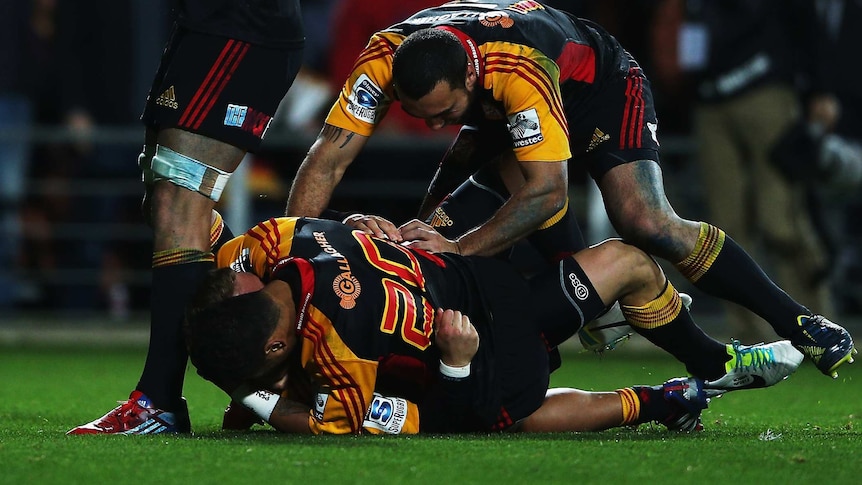 Robinson puts Chiefs ahead in Super Rugby final