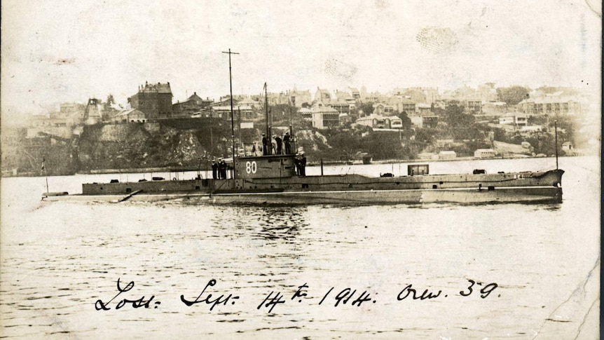 Submarine AE1 off Fitzroy Dock, 1914. NAA: M3659, 20