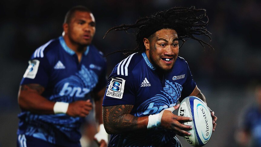 Maa Nonu takes the bal lup for the Blues