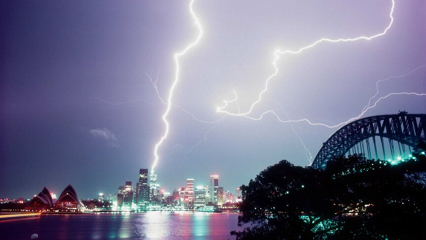 Lightning strikes Sydney Tower