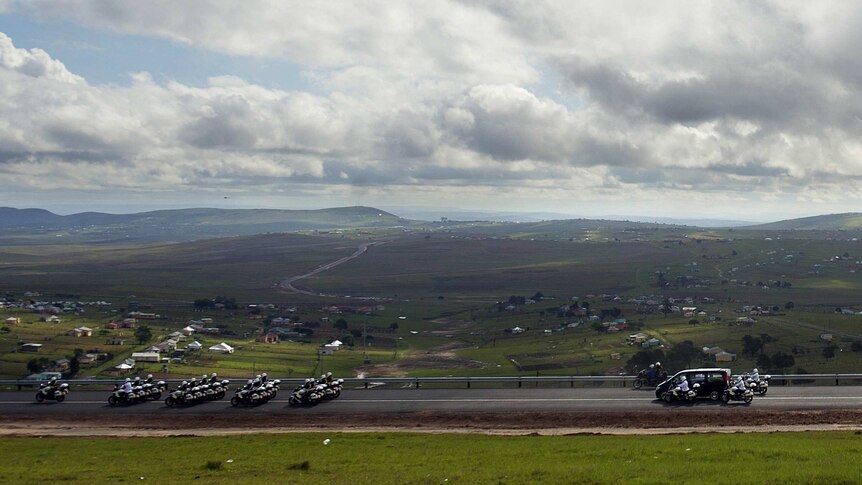 Mandela funeral convoy heads toward Qunu