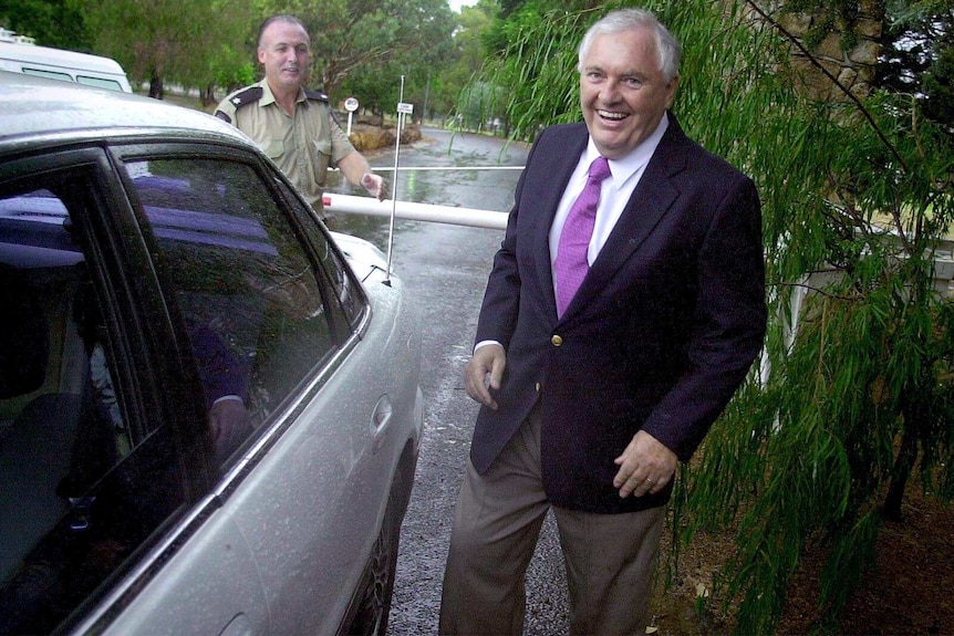 Alan Bond leaves prison farm