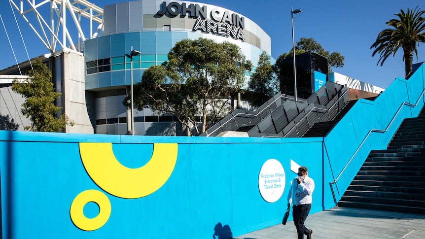 2022 Australian Open draw delayed, no further justification given