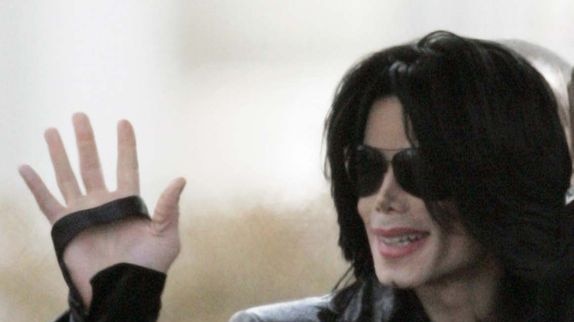 Michael Jackson waves to fans