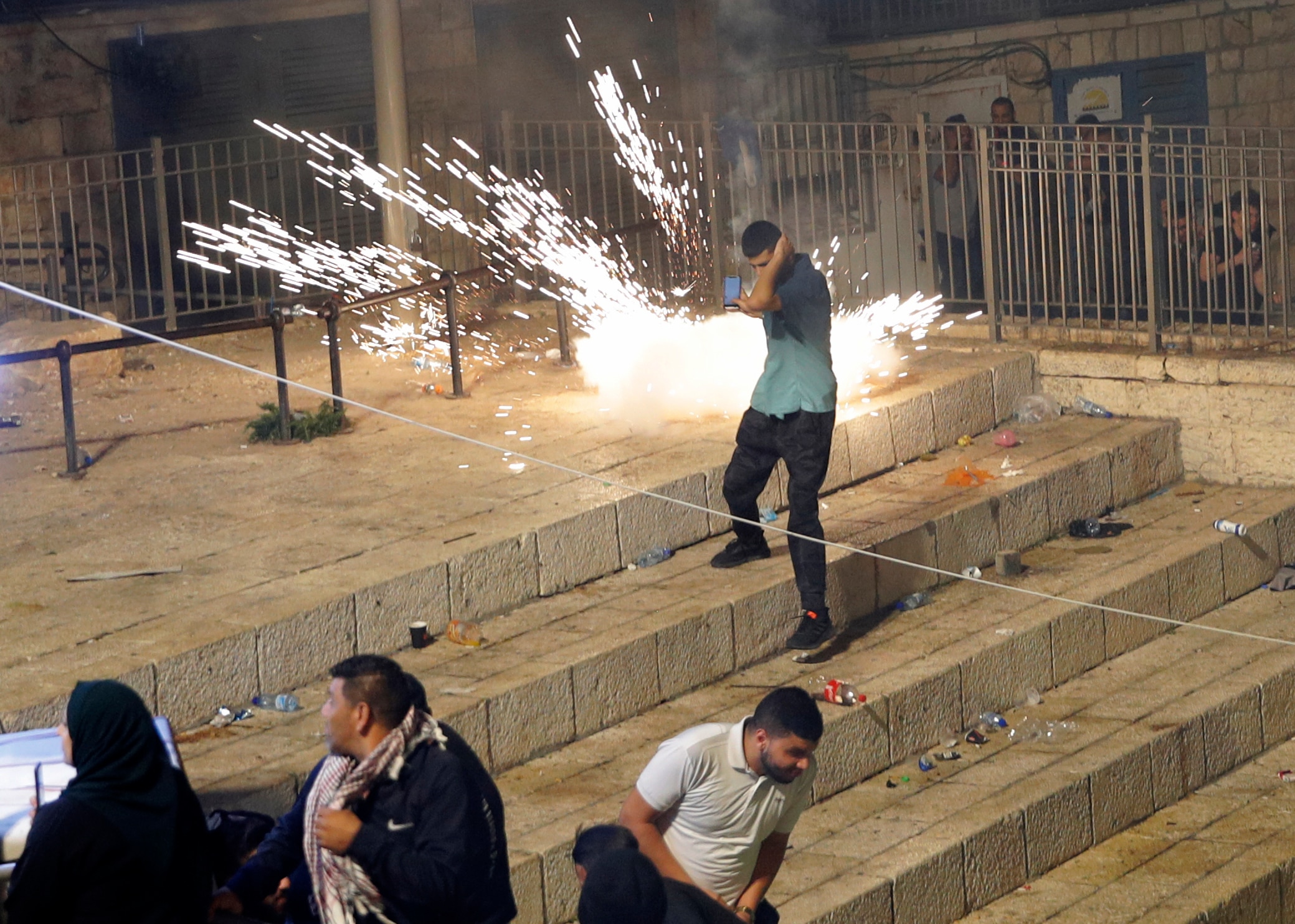 Scores Of Palestinians Injured In Jerusalem During Second Night Of ...