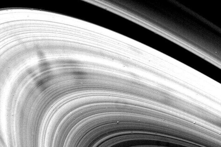 Black and white image of Saturn's rings