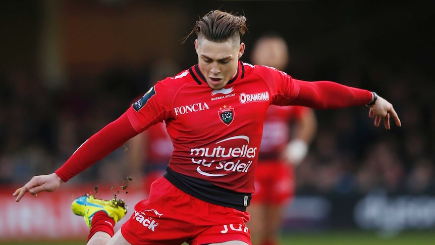 James O'Connor takes a kick for Toulon