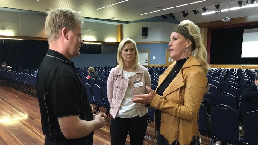 Erin Brockovich meets with an Oakey resident