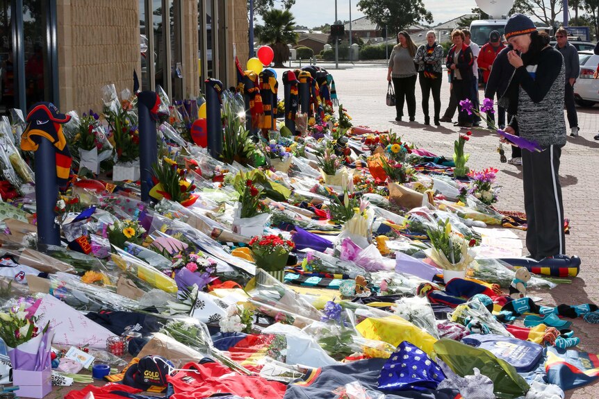 Tributes to Adelaide AFL coach Phil Walsh