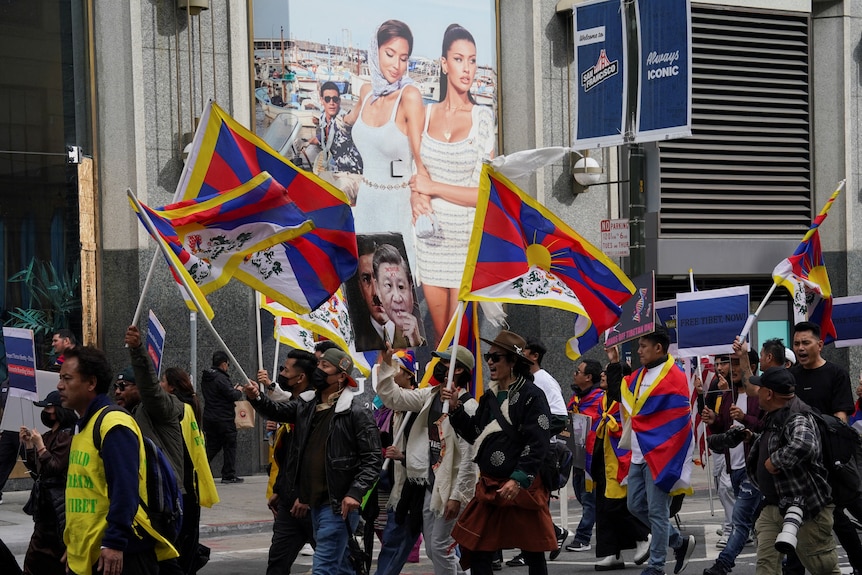 自由西藏示威者抗议习近平到访。