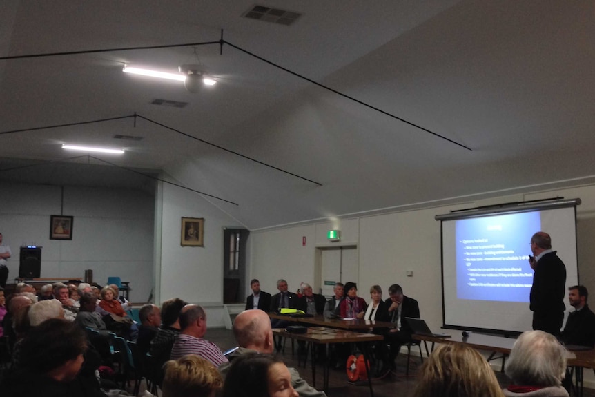 TRC Water Enterprises Director Bruce Logan addresses a meeting on the Dungowan Dam Risk Mitigation Project. 15 October, 2014.