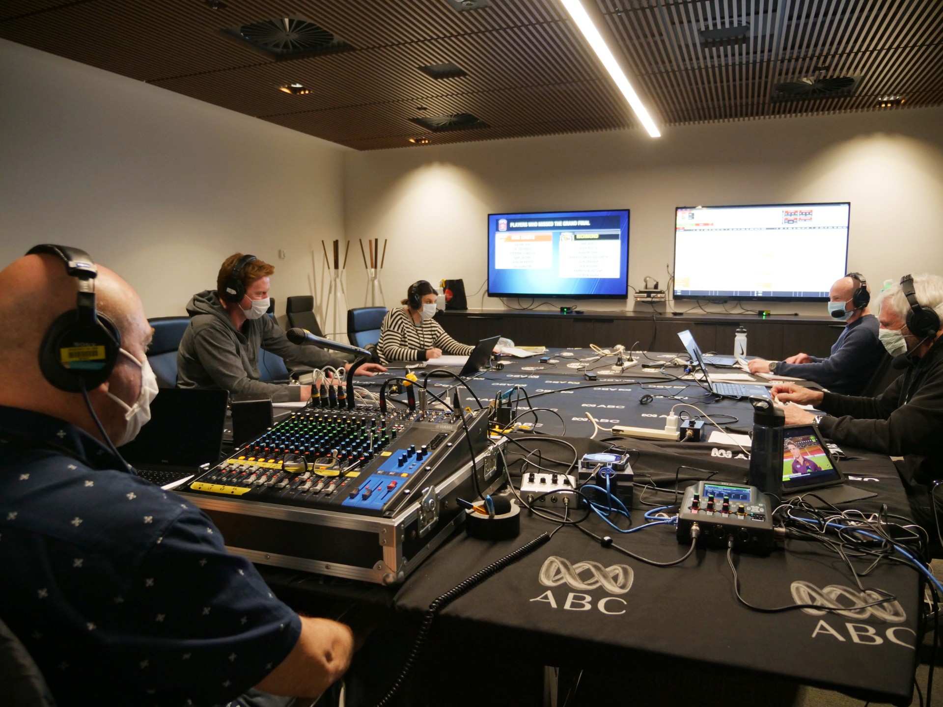 ABC Grandstand team to call 2020 AFL season games in Queensland from a