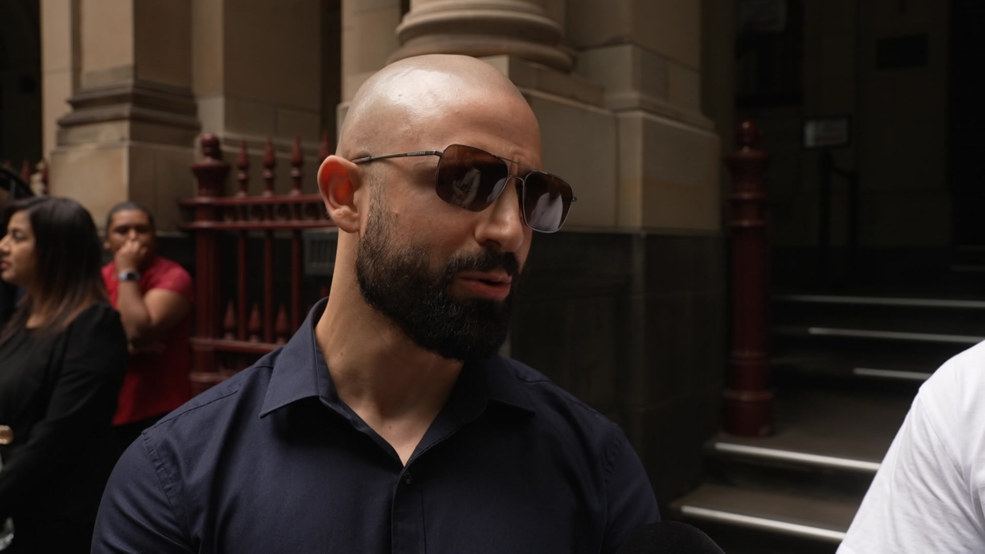 El hermano de Nikkita, Shaun Azzopardi, habló con los medios de comunicación fuera del tribunal el lunes.