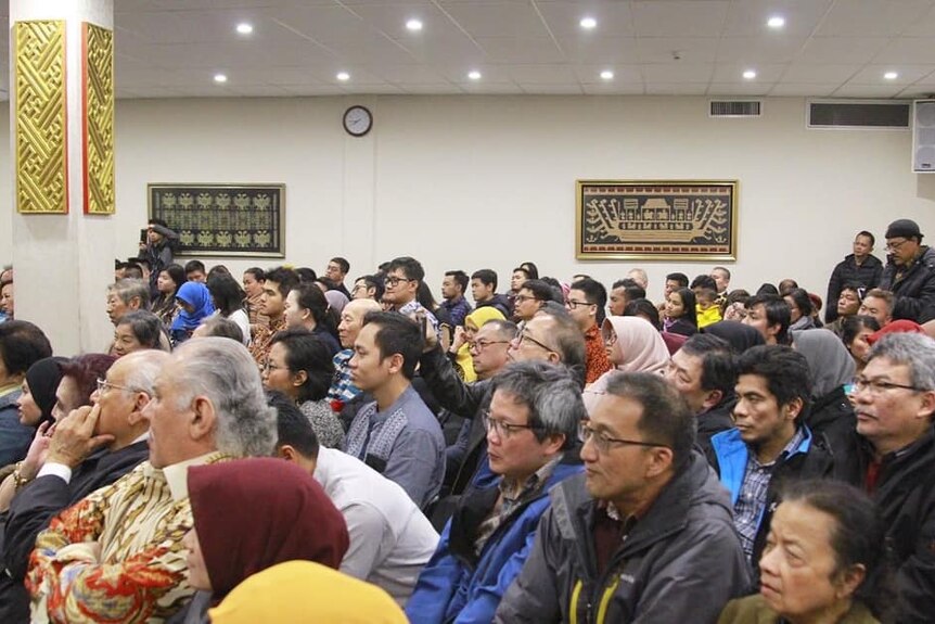 Ratusan warga Indonesia hadir untuk mendengarkan dialog dengan Menkopolhukam Mahfud MD di KJRI Melbourne.