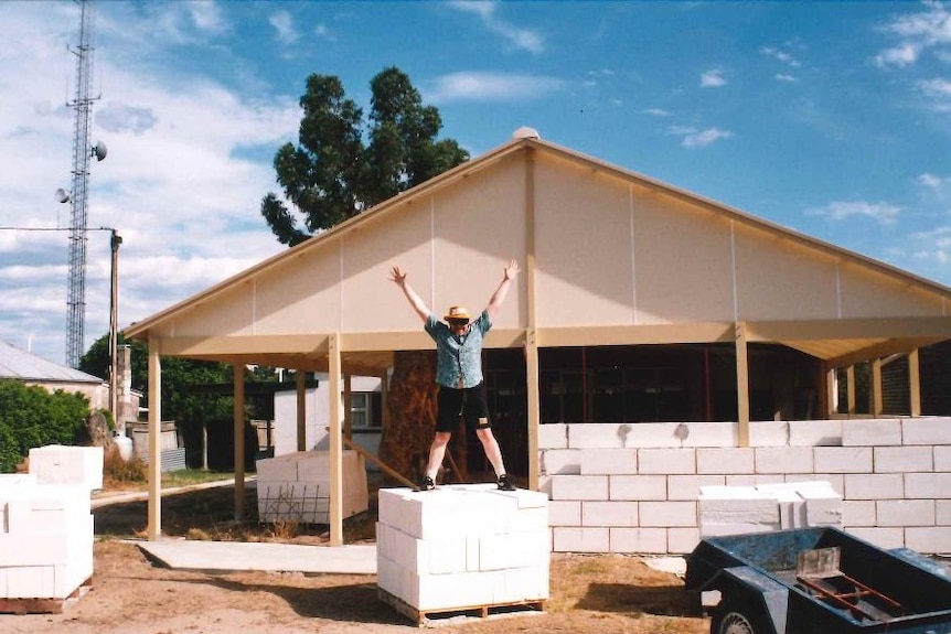 Penolaraya building the park