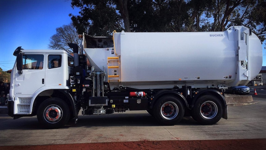 A Moreland City Council rubbish truck.