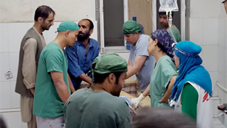 ForCo Thumbnail doctors working in bombed hospital.