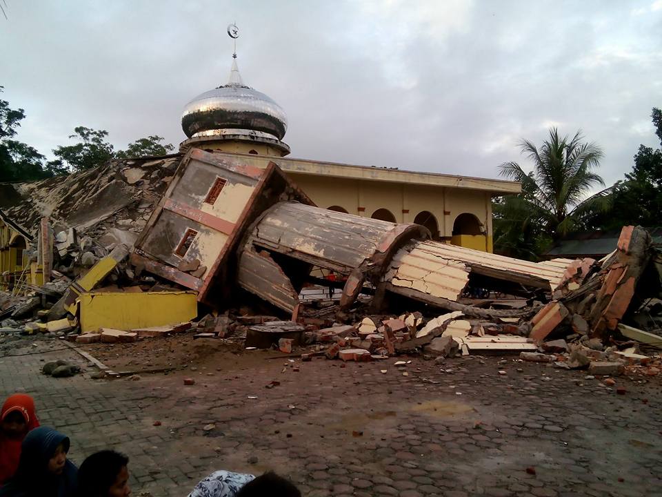 Magnitude-6.5 Earthquake Hits Indonesia's Aceh Province Killing Nearly ...