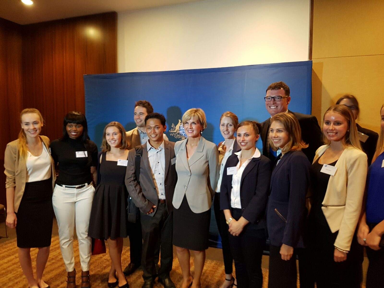 Former foreign affairs minister Julie Bishop poses for a photo with New Colombo Plan and ACICIS students.
